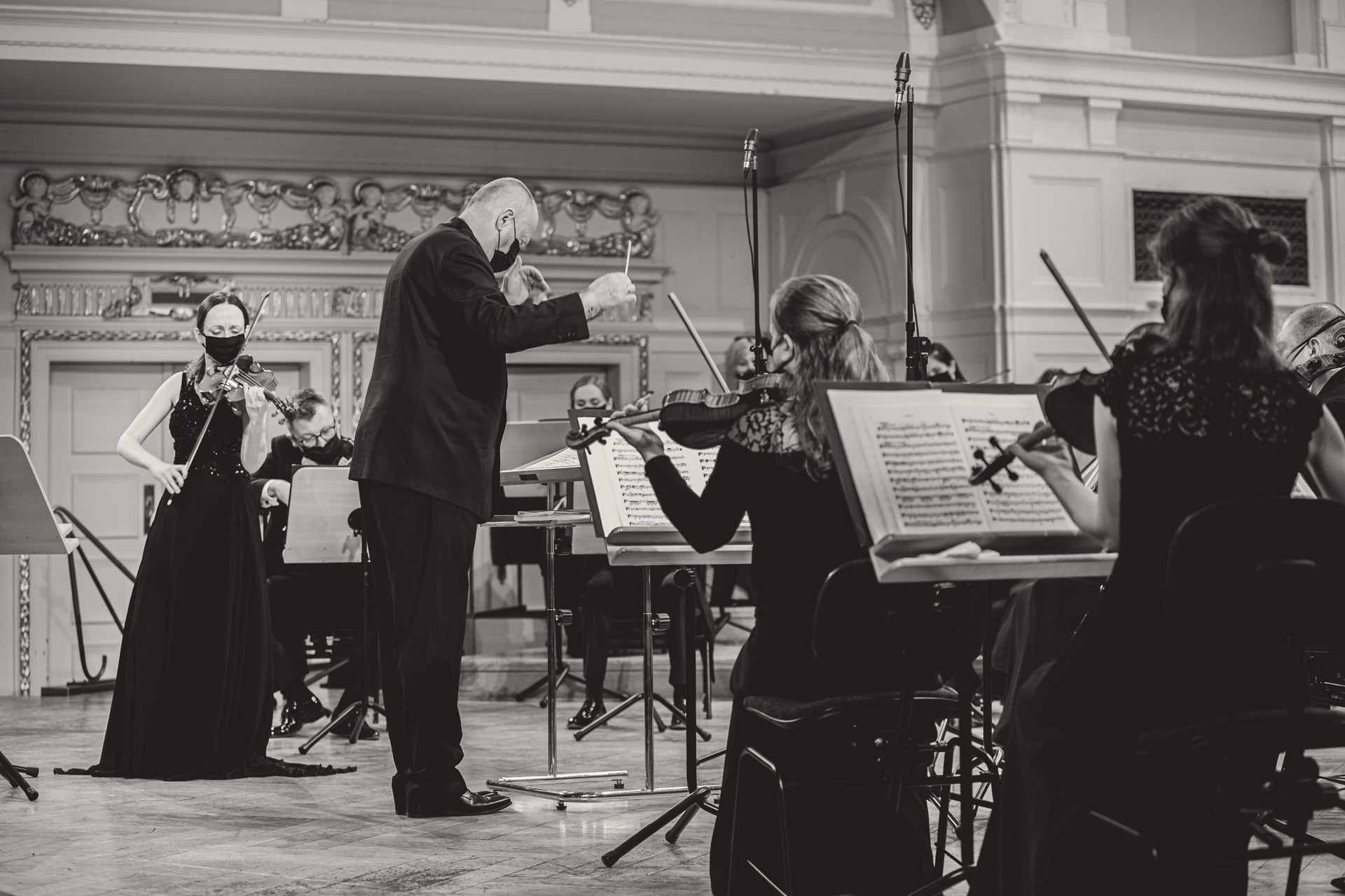 Agata Szymczewska - skrzypce, orkiestra Filharmonii Poznańskiej pod dyr. Paula McCreesha