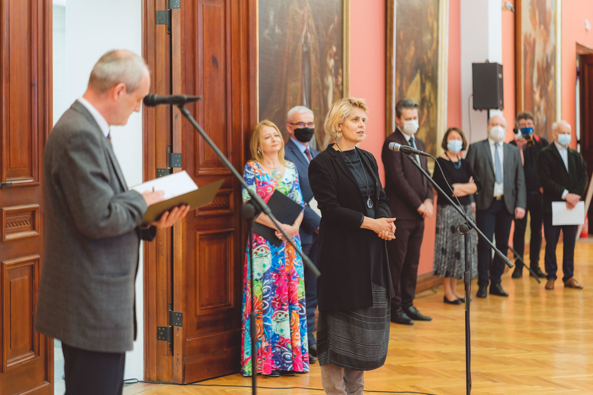 Przemawia Ewa Mikołajczak - Dyrektor Towarzystwa Muzycznego im. H. Wieniawskiego w Poznaniu